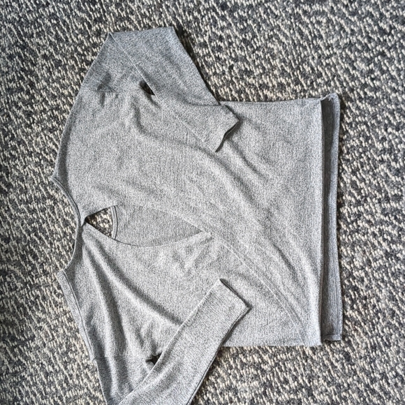 Black Tape grey tulip fold sweater, grey melange size Small - Picture 3 of 3